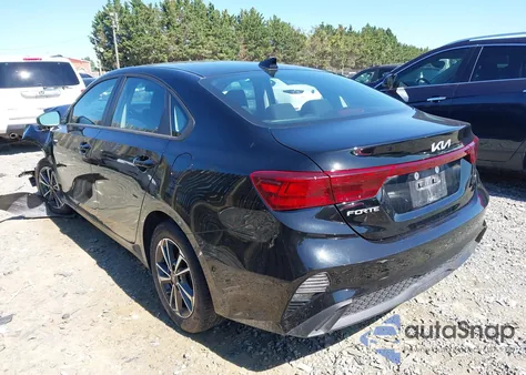 2023 Kia Forte Lxs z USA, uszkodzony, nr VIN 3KPF24AD3PE610991